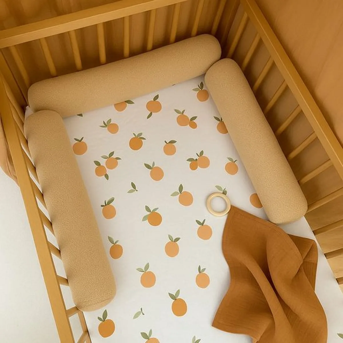 Soosie - 3 delige Bedbumper - Bedomrander - Ø 9×50 cm – Teddy Bounce Beige/Bruin - OEKO-TEX - Bescherming Ledikant Baby - 3