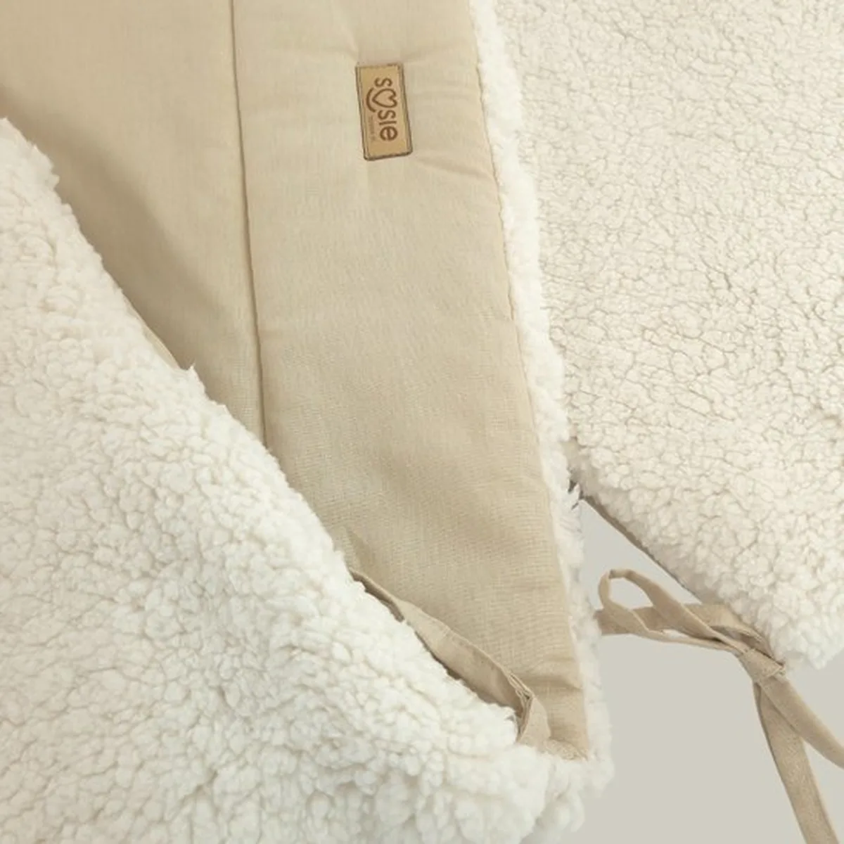 Soosie Bedomrander TEDDY Collectie – 180×30 cm – Dubbelzijdig Teddy & Katoen – Creme en Beige – Baby Bedbescherming - 4
