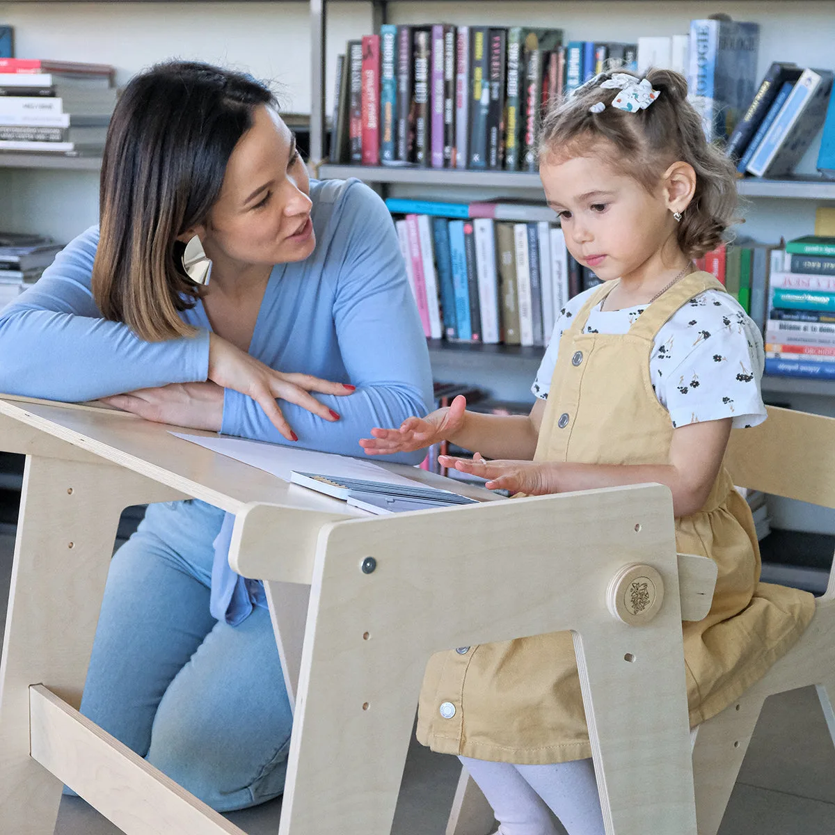 BusyKids Meegroeiende kindertafel met stoel MINI - Naturel gelakt - 3
